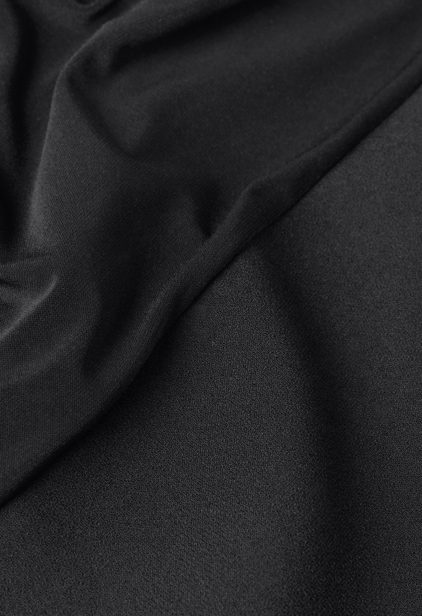 Dull Satin Edge Scarf | Black